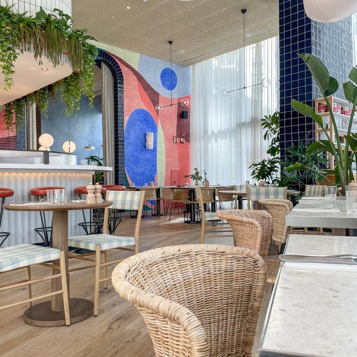 Casual restaurant with booth seating